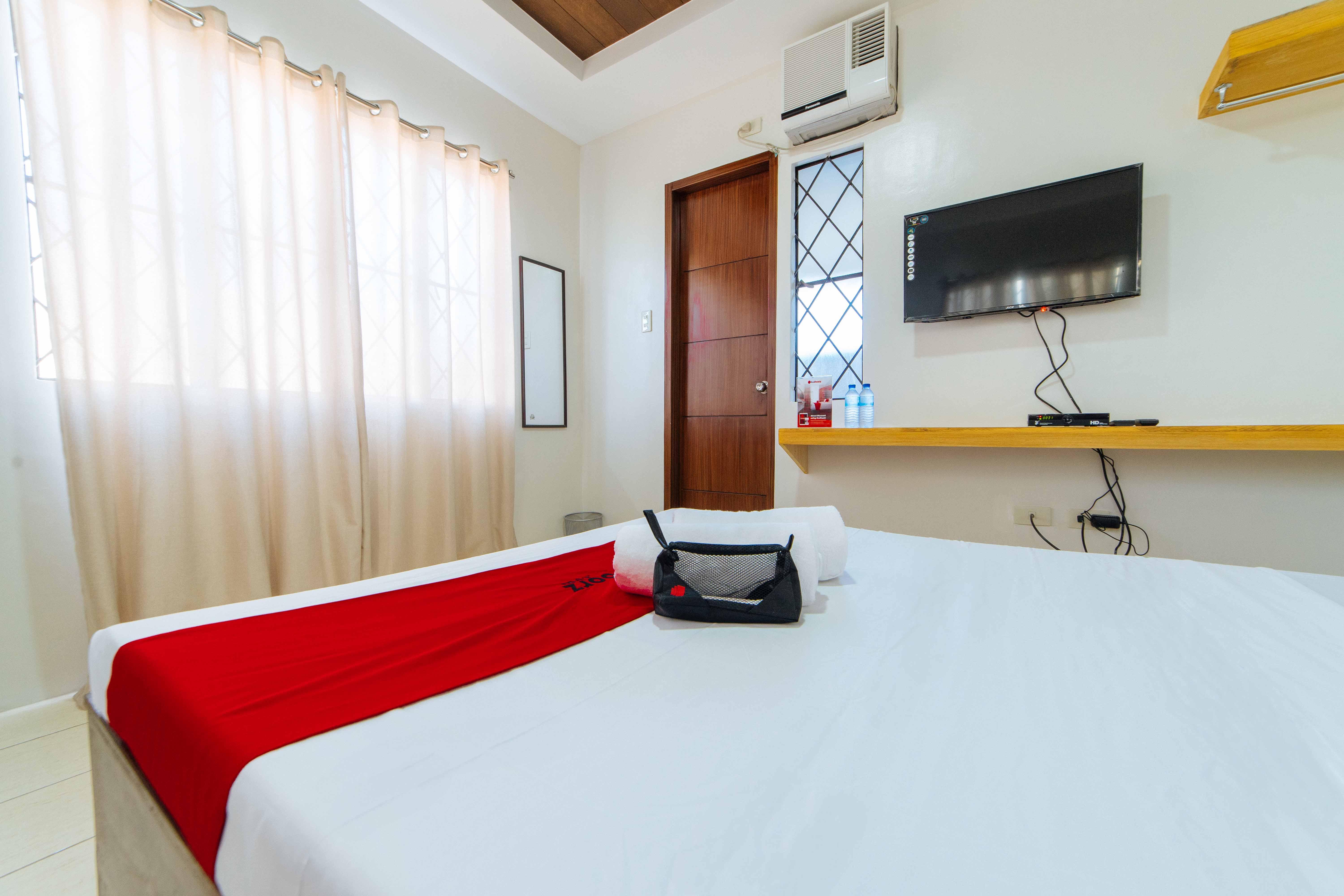 Reddoorz Plus @ Casa Lucia Sindalan San Fernando City Pampanga Экстерьер фото
